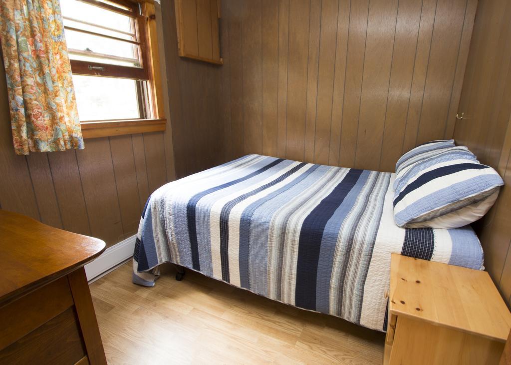 The Pines Cottage Resort Oxtongue Lake Exterior photo