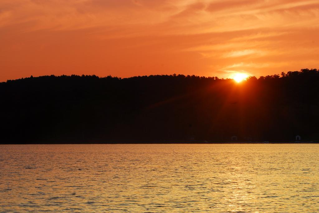 The Pines Cottage Resort Oxtongue Lake Exterior photo