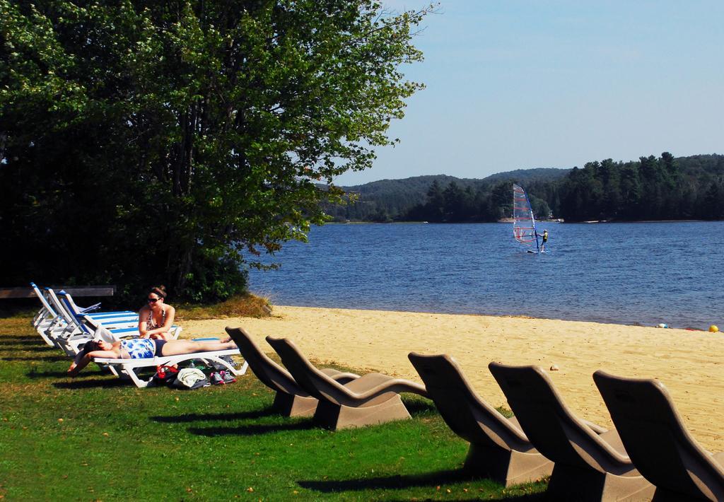 The Pines Cottage Resort Oxtongue Lake Exterior photo